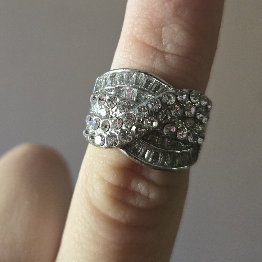 Elegant Cubic Zirconia Crystal Ring